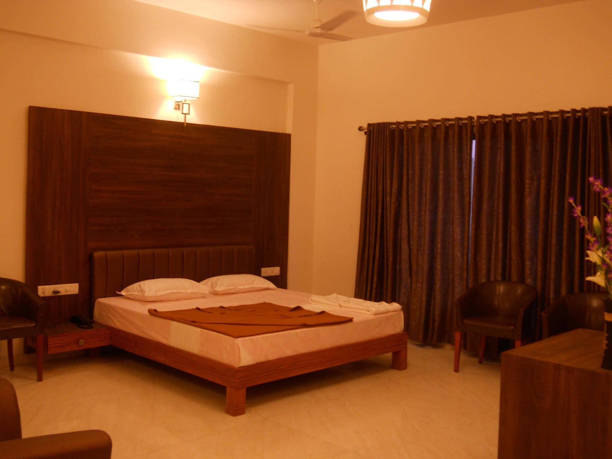 Hotel Grand 3D Bhuj Exterior foto
