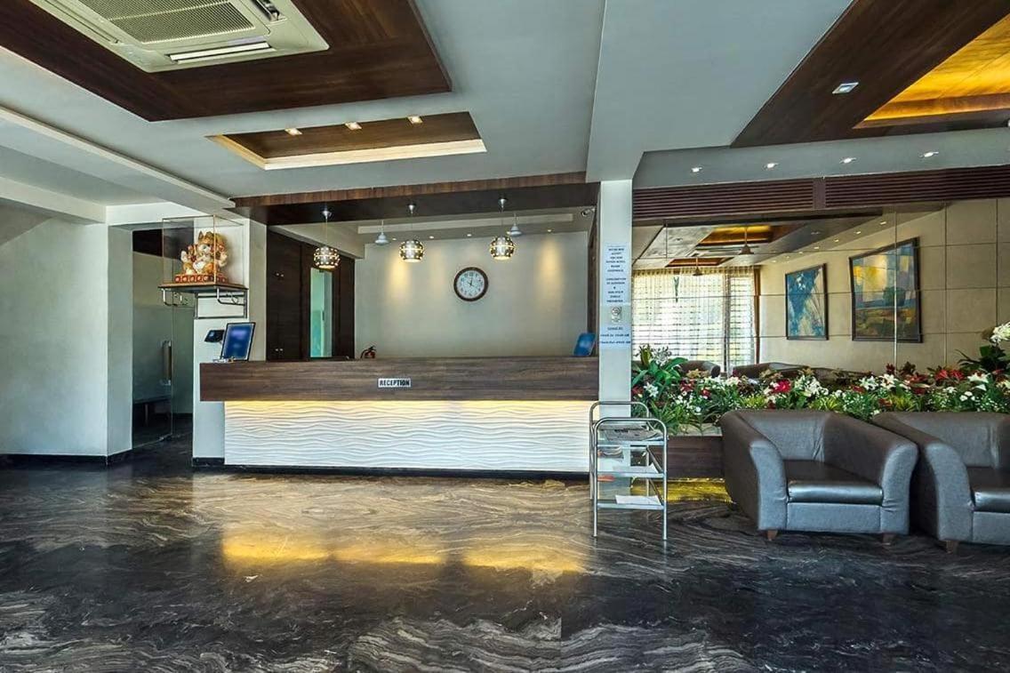 Hotel Grand 3D Bhuj Exterior foto